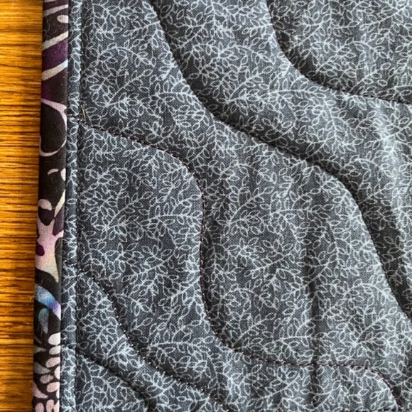 Handmade Batik quilt wall hanging or table topper - Picture 8 of 16